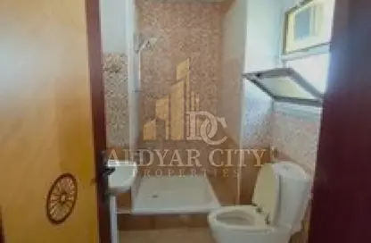 شقة - 1 حمام للايجار في مساكن كورنيش عجمان - طريق كورنيش عجمان - عجمان