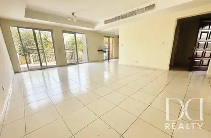 Villa - 3 Bedrooms - 3 Bathrooms for rent in Springs 11 - The Springs - Dubai