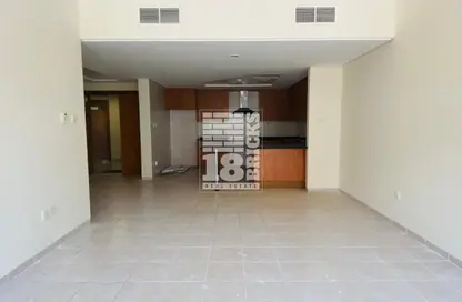 شقة - 2 غرف نوم - 3 حمامات للايجار في مبني 114 - طراز حديث - ديسكفري غاردنز - دبي