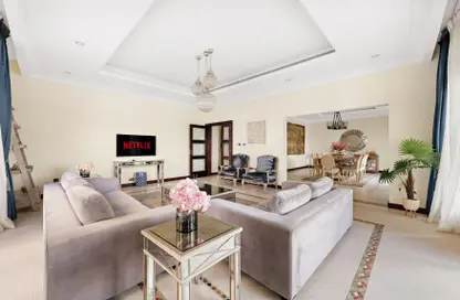 Living Room image for: Villa - 5 Bedrooms - 4 Bathrooms for rent in Garden Homes Frond M - Garden Homes - Palm Jumeirah - Dubai, Image 1