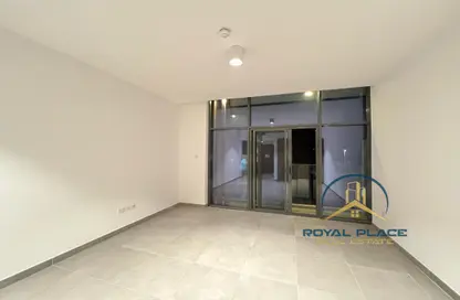 Apartment - 1 Bathroom for rent in The Edge - Dubai Investment Park - Dubai