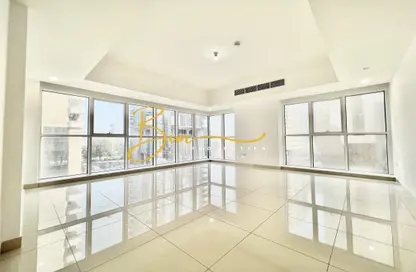 Empty Room image for: Apartment - 2 Bedrooms - 3 Bathrooms for rent in Al Khaili Tower - Khalifa Street - Abu Dhabi, Image 1