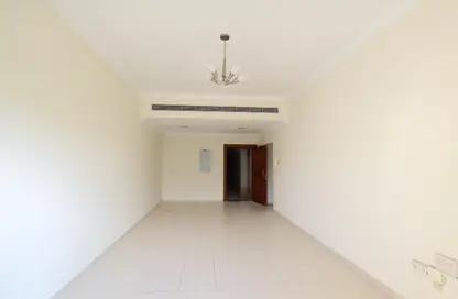 شقة - 2 غرف نوم - 3 حمامات للايجار في 2 آرت - الرفاعة - بر دبي - دبي