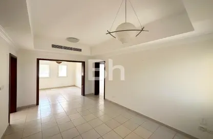 Villa - 4 Bedrooms - 4 Bathrooms for rent in Meadows 8 - Meadows - Dubai