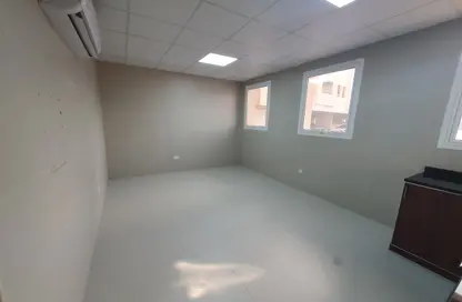 Apartment - Studio - 1 Bathroom for rent in Al Raffa - Bur Dubai - Dubai