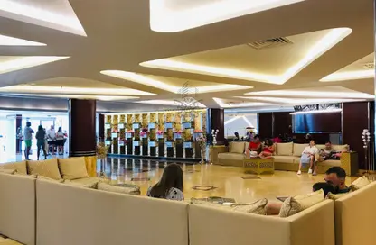 عمارة بالكامل - استوديو للبيع في الخان - الشارقة
