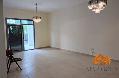 شقة - 2 غرف نوم - 3 حمامات للايجار في فيروز - عزيزي ريزيدنس - الفرجان - دبي