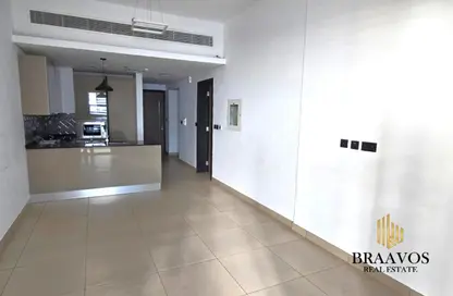 شقة - غرفة نوم - 2 حمامات للايجار في برج ريجيل - الضاحية 10 - قرية الجميرا سركل - دبي شقة - غرفة نوم - 2 حمامات للايجار في برج ريجيل - الضاحية 10 - قرية الجميرا سركل - دبي