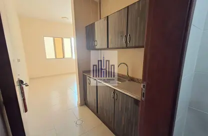 Apartment - Studio - 1 Bathroom for rent in Fire Station Road - Muwaileh - Sharjah