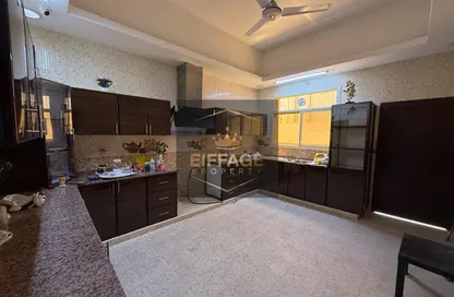 فيلا - 5 غرف نوم - 4 حمامات للايجار في 2 المويهات - المويهات - عجمان