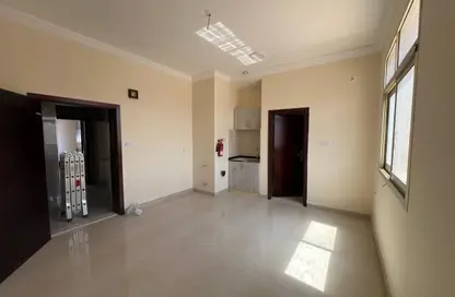 Apartment - Studio - 1 Bathroom for rent in Al Alia - Ajman