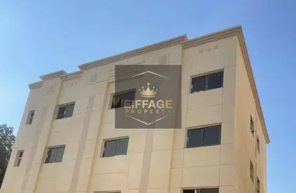 عمارة بالكامل - 8 غرف نوم - 8 حمامات للبيع في تجارية مويلح - الشارقة