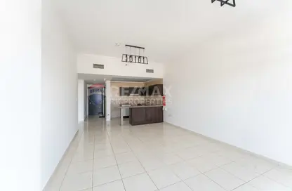 شقة - غرفة نوم - 2 حمامات للايجار في برج ربيعة - مجان - دبي لاند - دبي