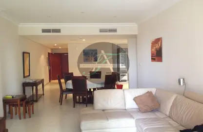 Living / Dining Room image for: Apartment - 2 Bedrooms - 3 Bathrooms for rent in Marina Heights - Dubai Marina - Dubai, Image 1