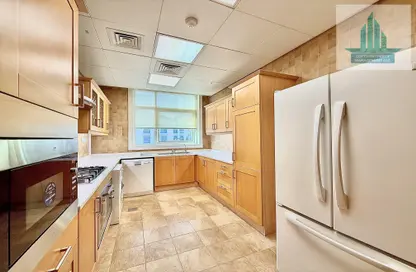 Apartment - 2 Bedrooms - 2 Bathrooms for rent in Al Falah Street - City Downtown - Abu Dhabi