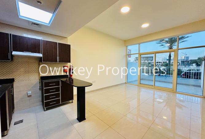 Spacious Studio Apartment with Terrace Balcony JVC