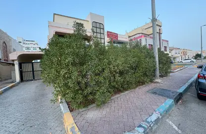 شقة - 3 غرف نوم - 4 حمامات للايجار في شارع دلما - المشرف - أبوظبي شقة - 3 غرف نوم - 4 حمامات للايجار في شارع دلما - المشرف - أبوظبي