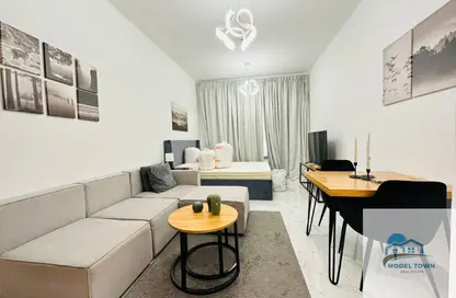 Apartment - Studio - 1 Bathroom for rent in Oasis 1 - Oasis Residences - Masdar City - Abu Dhabi