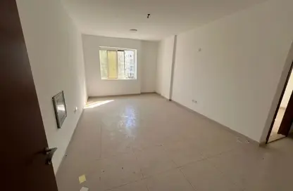 Apartment - 1 Bedroom - 1 Bathroom for rent in Corniche Tower - Ajman Corniche Road - Ajman