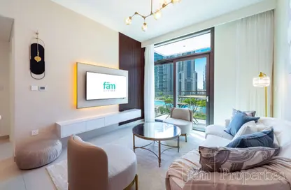 Living Room image for: Apartment - 1 Bedroom - 1 Bathroom for rent in Burj Crown - Downtown Dubai - Dubai, Image 1