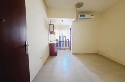 شقة - 1 حمام للايجار في مبنى جي جي كو مويلح - تجارية مويلح - الشارقة