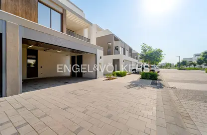 Villa - 4 Bedrooms - 6 Bathrooms for rent in Aura - Tilal Al Ghaf - Dubai