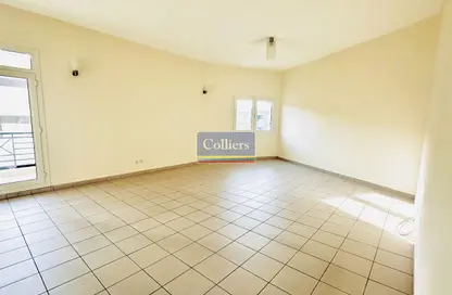 Apartment - 2 Bedrooms - 2 Bathrooms for rent in The Centre Residence - Al Muraqqabat - Deira - Dubai