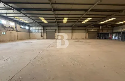 Warehouse - Studio for rent in Al Quoz - Dubai