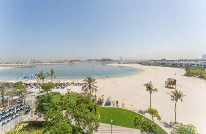 Apartment - 2 Bedrooms - 3 Bathrooms for rent in Al Haseer - Shoreline Apartments - Palm Jumeirah - Dubai