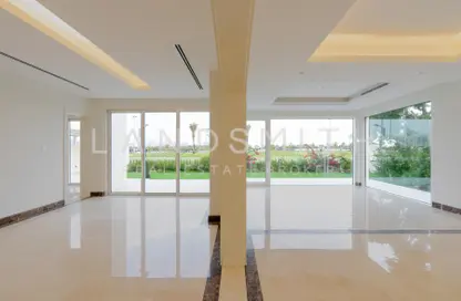Villa - 4 Bedrooms - 5 Bathrooms for rent in Meadows 4 - Meadows - Dubai