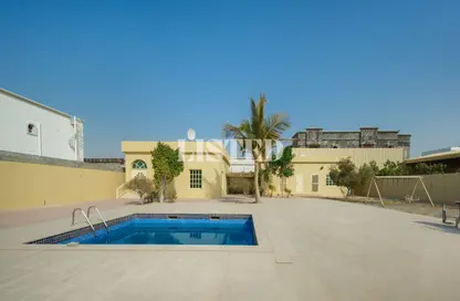 فيلا - 4 غرف نوم - 2 حمامات للايجار في الجزيرة الحمراء - رأس الخيمة