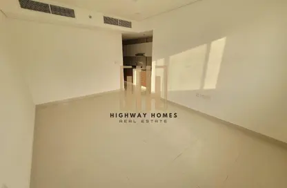 شقة - 1 حمام للايجار في الزاهية - تجارية مويلح - الشارقة