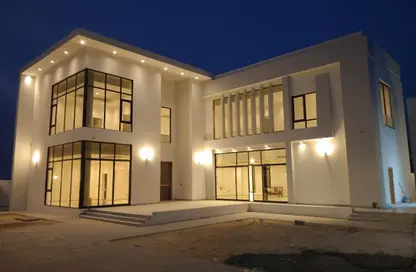 Villa - 4 Bedrooms - 6 Bathrooms for rent in Al Aweer 1 - Al Aweer - Dubai