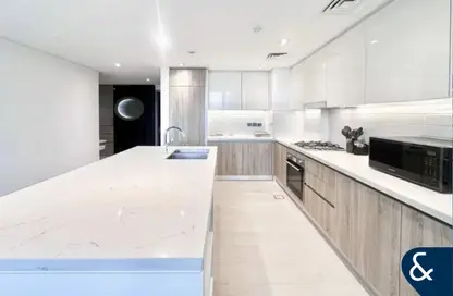 Penthouse - 3 Bedrooms - 5 Bathrooms for rent in LIV Residence - Dubai Marina - Dubai
