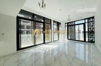 شقة - غرفة نوم - 2 حمامات للايجار في بحيرات سيرينيتي 5 - الضاحية 10 - قرية الجميرا سركل - دبي