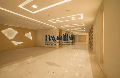 Office Space - Studio - 2 Bathrooms for rent in Al Jazeira Road - Al Muraqqabat - Deira - Dubai