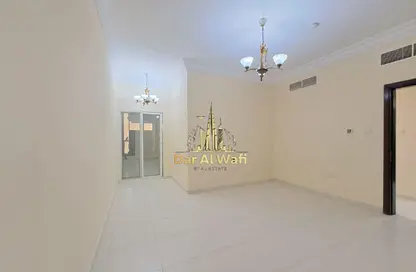 شقة - 2 غرف نوم - 3 حمامات للايجار في برج الكوث - النهدة - الشارقة