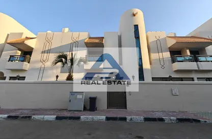 فيلا - 4 غرف نوم - 5 حمامات للايجار في البطين - أبوظبي