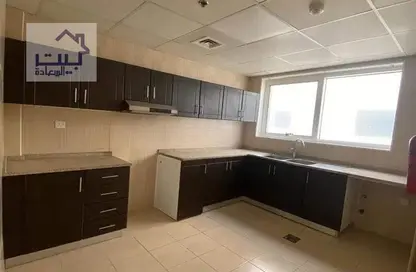 Apartment - 3 Bedrooms - 2 Bathrooms for rent in Al Jurf Industrial 1 - Al Jurf Industrial - Ajman