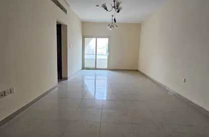 شقة - 2 غرف نوم - 2 حمامات للايجار في ذا سكواير 1 - تجارية مويلح - الشارقة