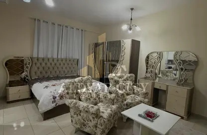 شقة - 1 حمام للايجار في برج الكورنيش - طريق كورنيش عجمان - عجمان