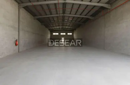 Warehouse - Studio - 4 Bathrooms for rent in Al Quoz Industrial Area 1 - Al Quoz Industrial Area - Al Quoz - Dubai