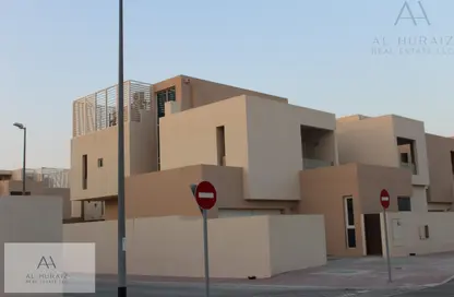 Villa - 4 Bedrooms - 6 Bathrooms for rent in Veneto - Dubai Waterfront - Dubai