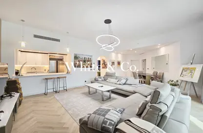 Apartment - 2 Bedrooms - 4 Bathrooms for rent in Al Msalli - Shoreline Apartments - Palm Jumeirah - Dubai