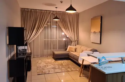 صورة لـ غرفة المعيشة شقة - غرفة نوم - 2 حمامات للايجار في برج سولافا - دبي مارينا - دبي ، صورة رقم 1