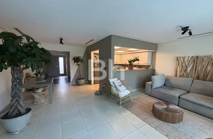 Townhouse - 1 Bedroom - 2 Bathrooms for rent in District 4C - Jumeirah Village Triangle - Dubai