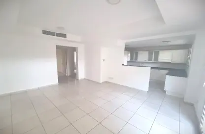 Villa - 2 Bedrooms - 3 Bathrooms for rent in Springs 12 - The Springs - Dubai