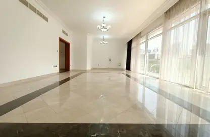 شقة - 3 غرف نوم - 5 حمامات للايجار في شارع خليفة - أبوظبي