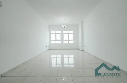 شقة - غرفة نوم - 2 حمامات للايجار في برج ربيعة - مجان - دبي لاند - دبي