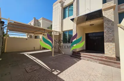 Villa - 5 Bedrooms - 4 Bathrooms for rent in Al Manara - Dubai
